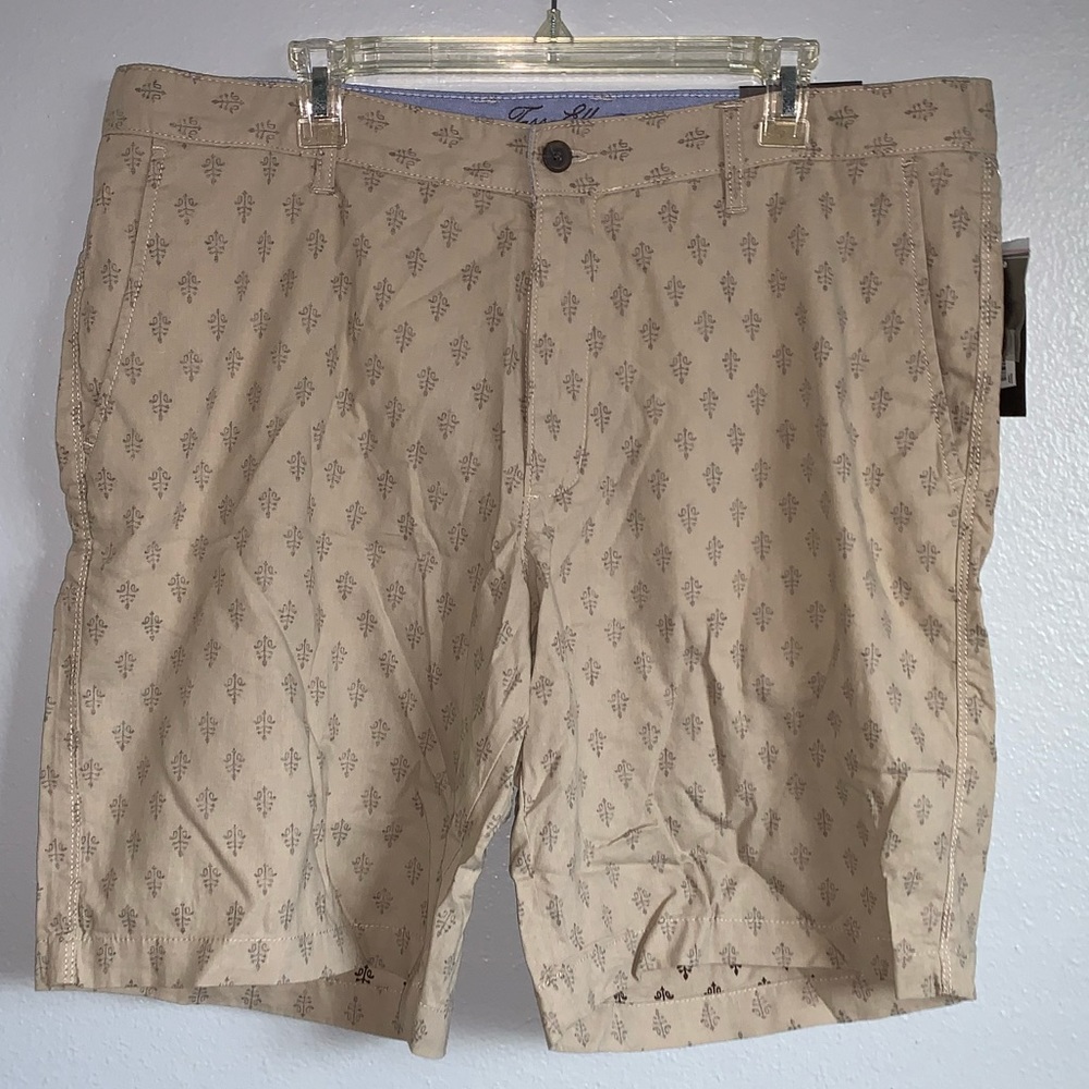 Tasso Elba Tan Print Shorts. NWT.